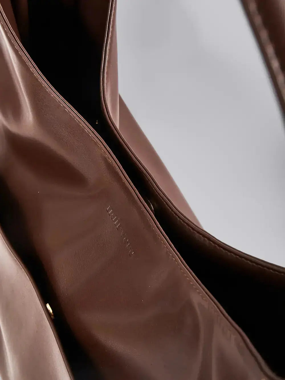 Noir Essence Bolso Elegamma™
