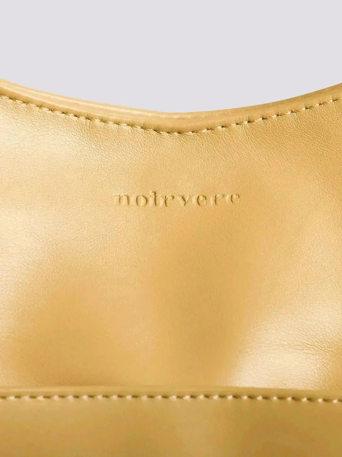 Noir Essence Bolso Elegamma™