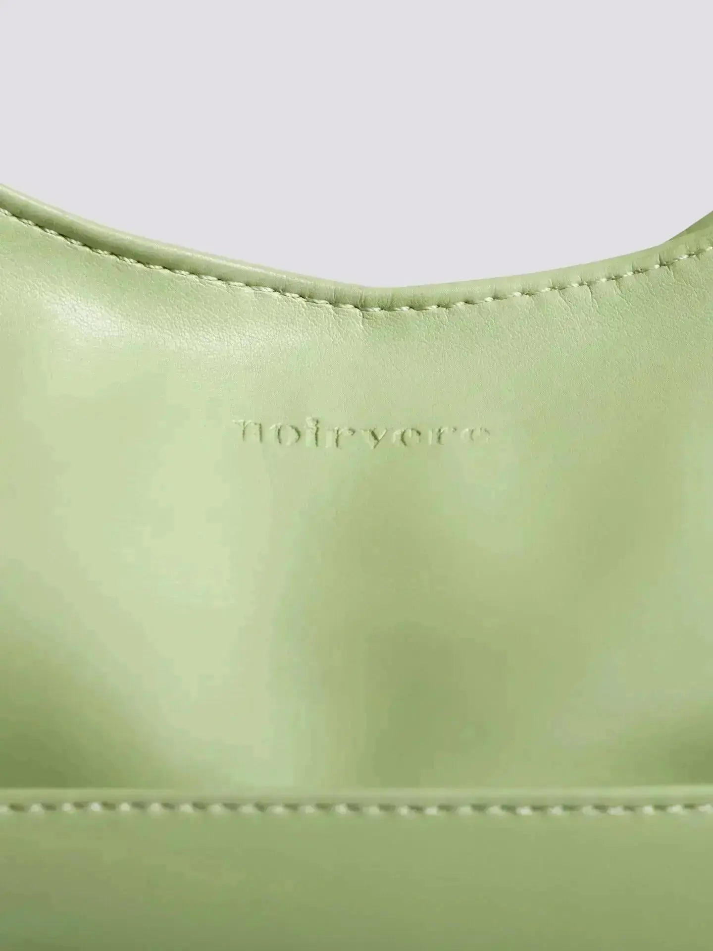 Noir Essence Bolso Elegamma™