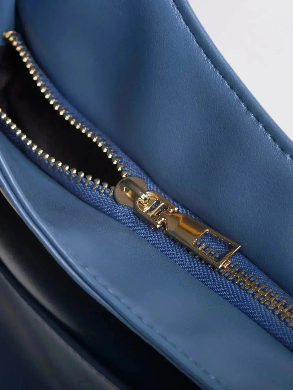 Noir Essence Bolso Elegamma™