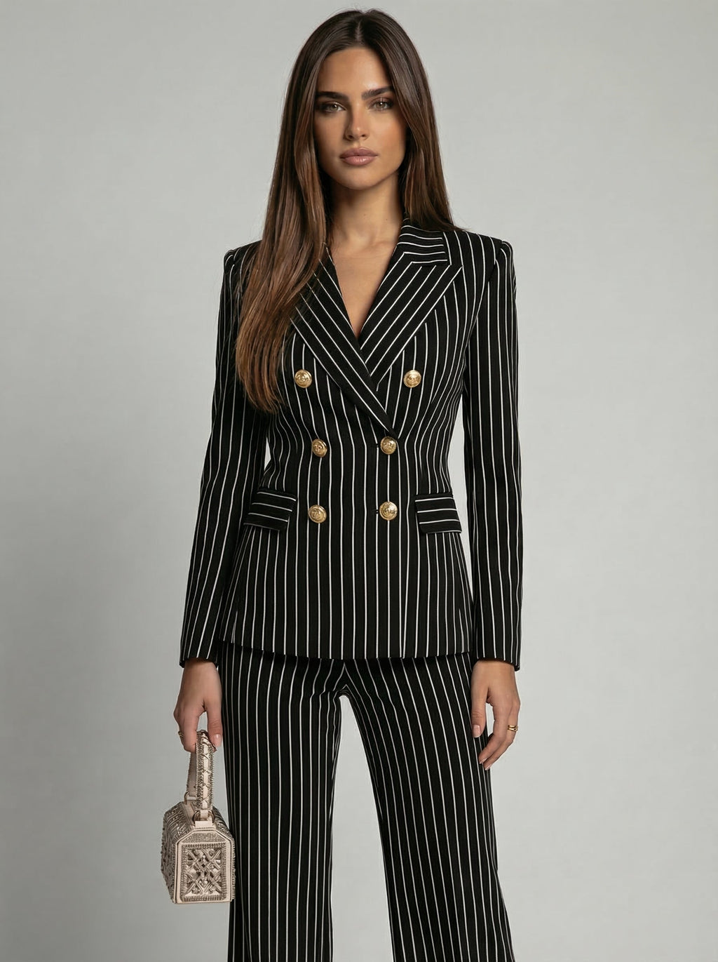 Victoria™ | Traje Diplomático Sofisticado