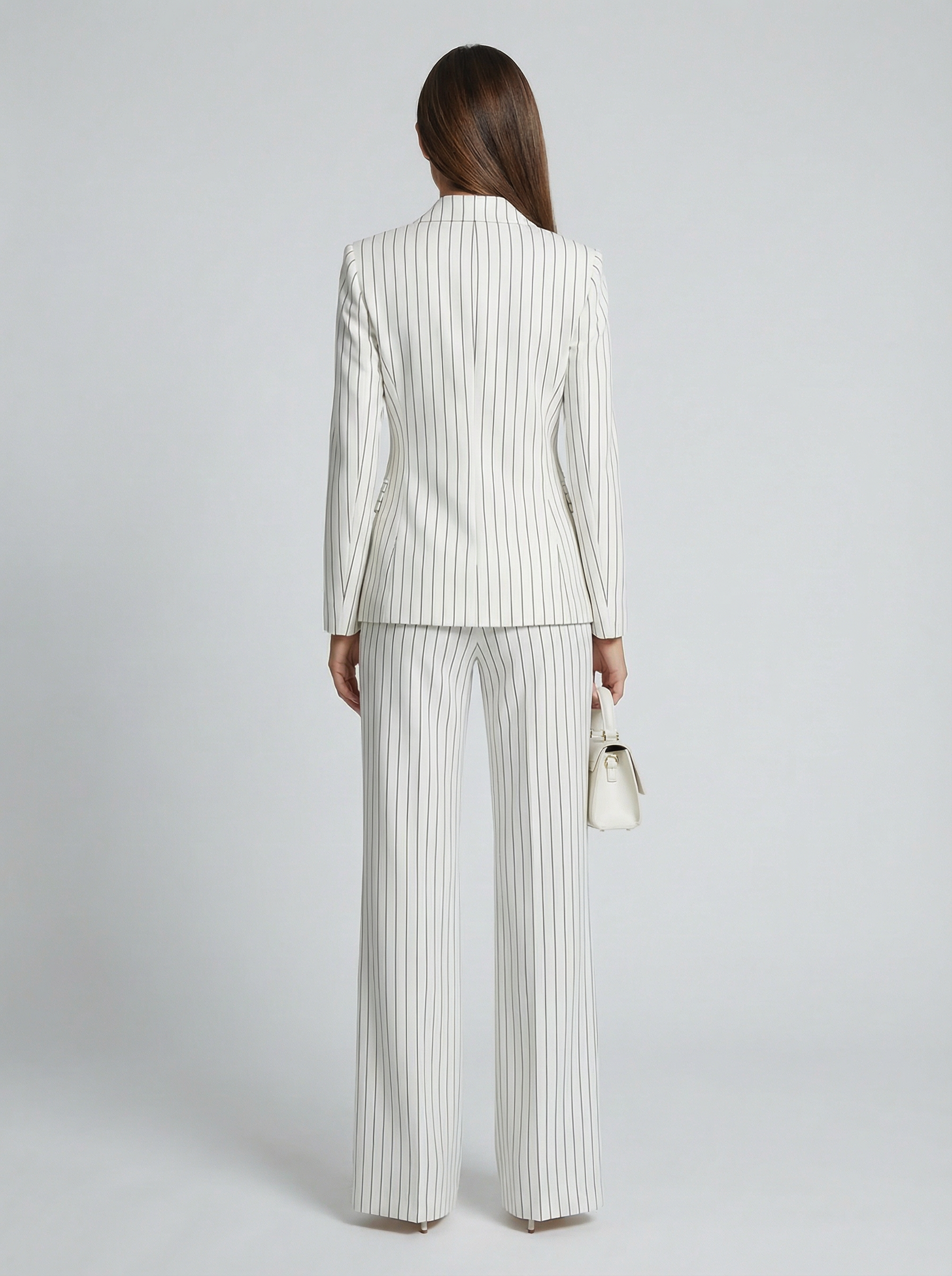 Victoria™ | Traje Diplomático Sofisticado