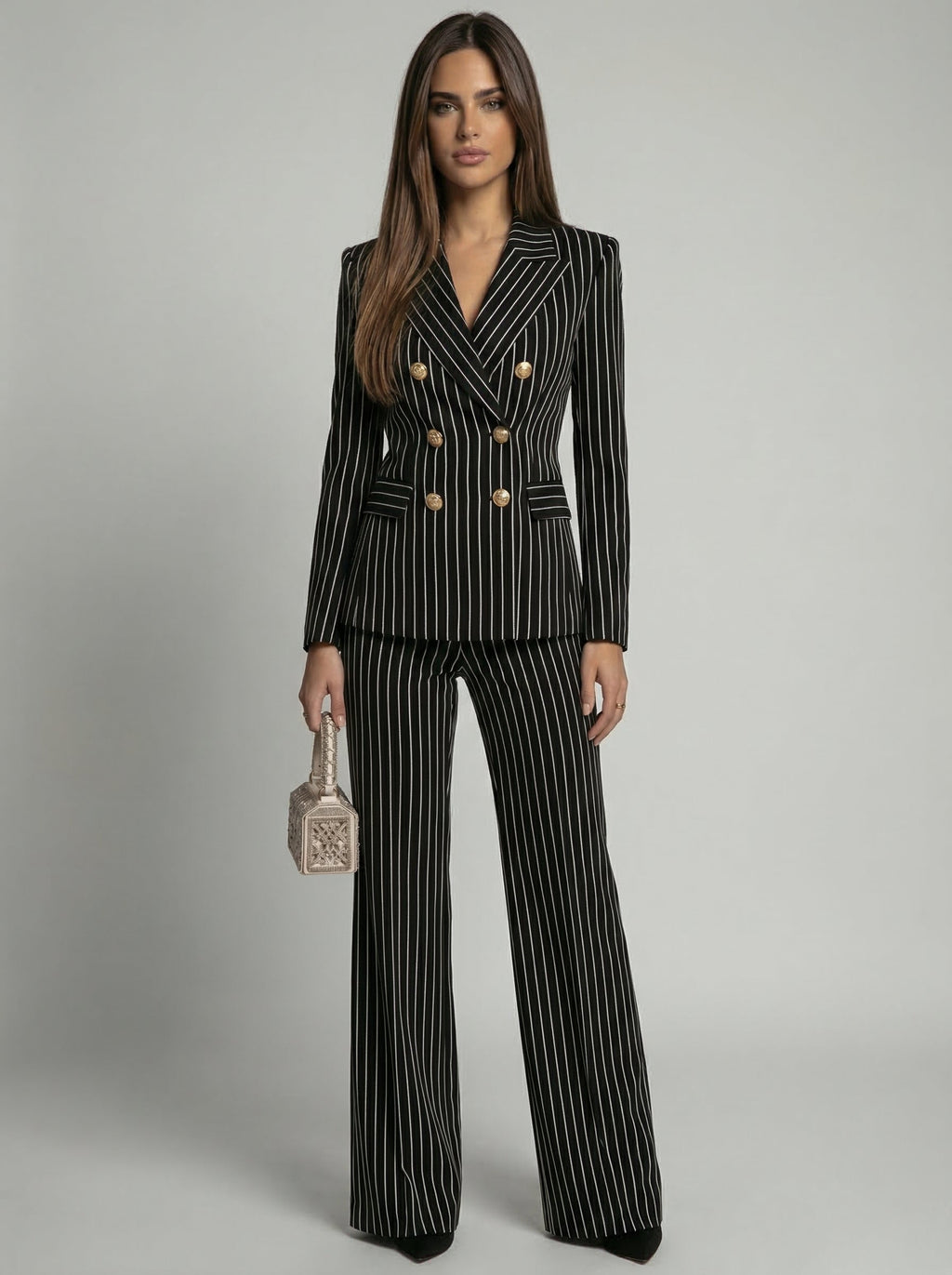 Victoria™ | Traje Diplomático Sofisticado